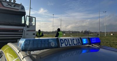 S61 pod lupą policji: 74 skontrolowane ciężarówki